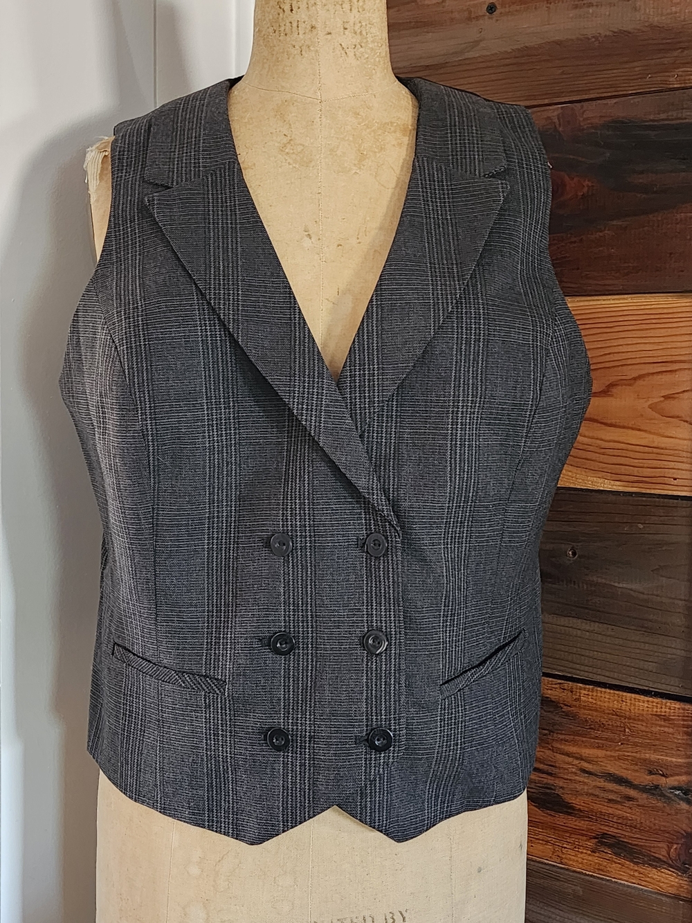 Van Heusen Gray Plaid Double-Breasted Sleeveless Vest
